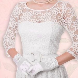 Tatyana 60’s Innocence Lace dress in ivory, size M